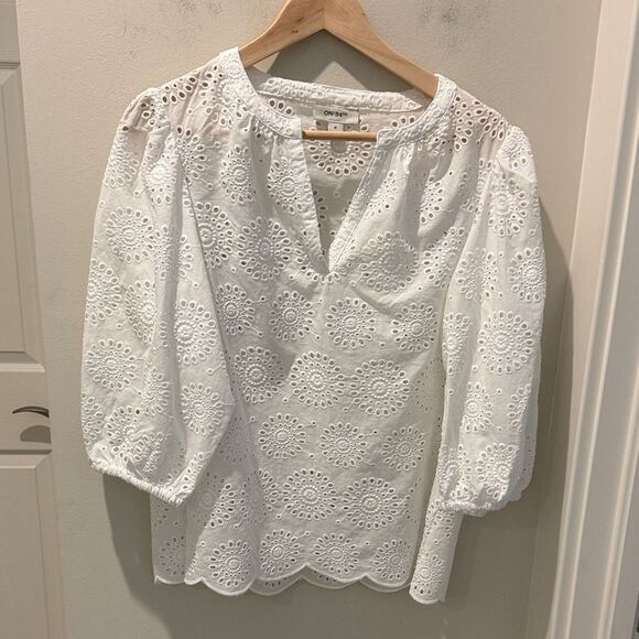ON 34th Chic White Eyelet Blouse with scalloped hemline size Medium - Picture 1 of 8